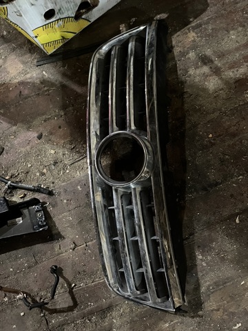 Решетка радиатора 7L6853651A VAG