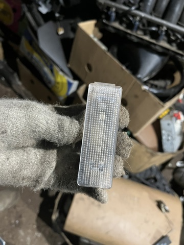 Плафон подсветки багажного отсека 7L6947101 VAG