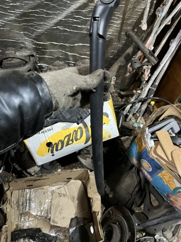 Рычаг-поводок стеклоочистителя заднего стекла 7L6955707A VAG