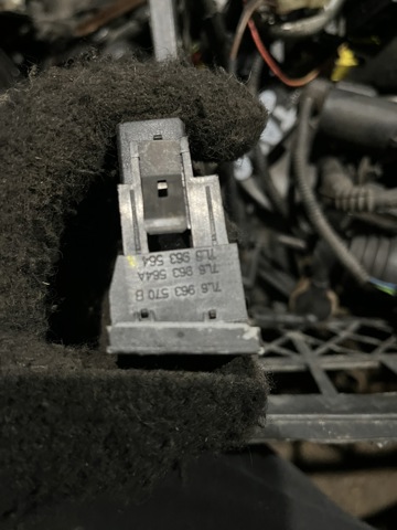 7L6963564 VAG купить в Чернигов