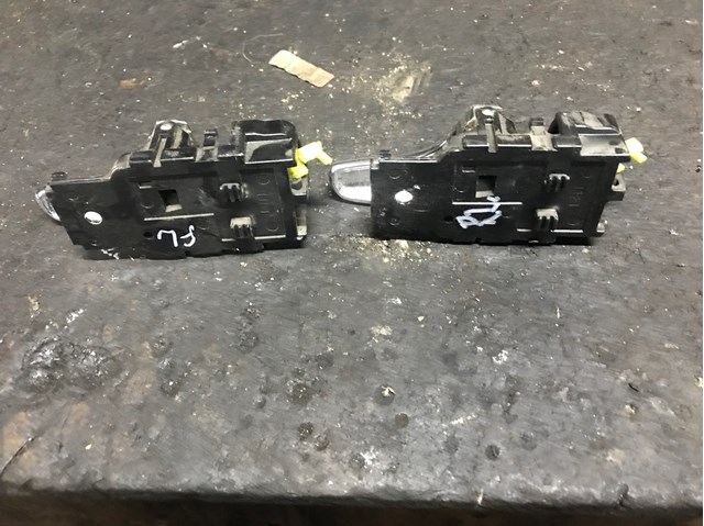 806700X001 NISSAN Ручка двери передней внутренняя правая купить в Черновцы