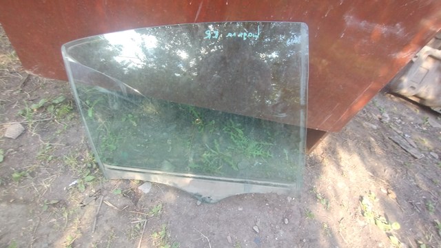 Окно задней двери 8200000388 RENAULT
