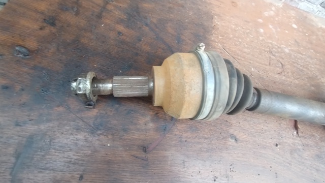 RENAULT 8200470129 Полуось (привод) передняя левая в наличии Львов
