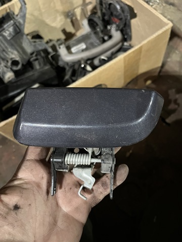 Ручка задней двери наружная, левая 82607EB330 NISSAN