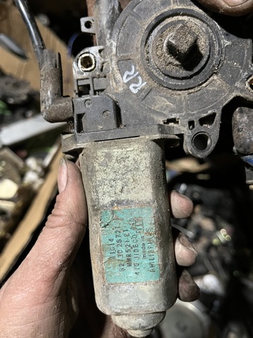 Мотор стеклоподъемника двери задней, правой 827302S721 NISSAN