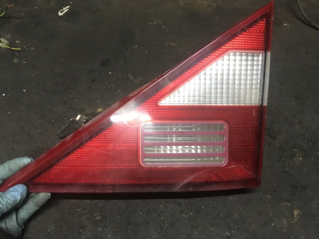 Задняя левая внутренняя фара 8360121400 SSANG YONG