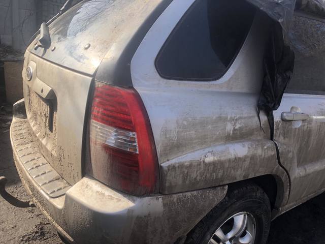 Стекло кузова/багажного отсека, правое 878201F020 HYUNDAI