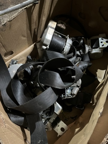Ремень безопасности задний правый 89844EB302 NISSAN