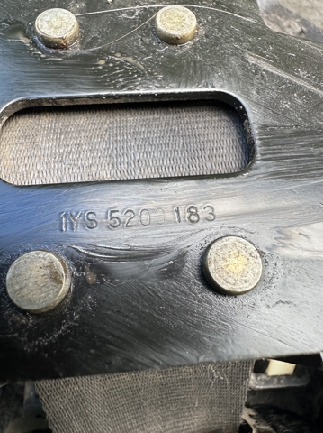 898501F200 HYUNDAI Ремень безопасности задний центральный купить в Тернополь