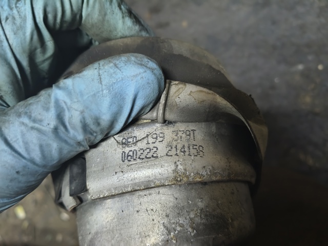 8E0199379T VAG Левая подушка двигателя купить в Житомир