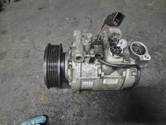 Компрессор кондиционера 8E0260805BL VAG