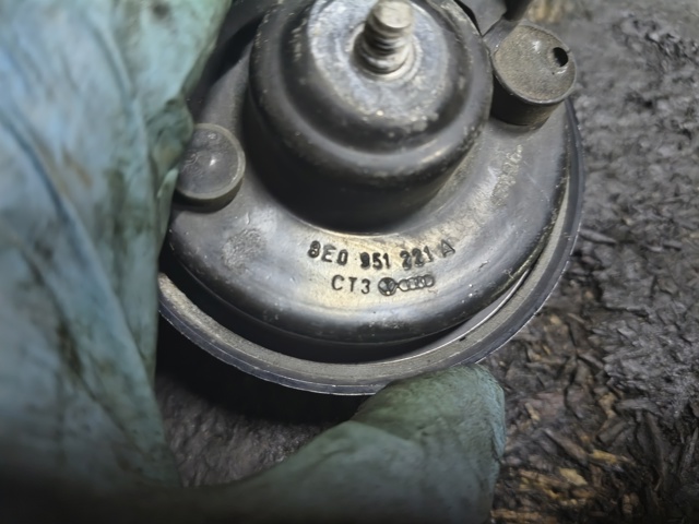 Клаксон 8E0951221A VAG