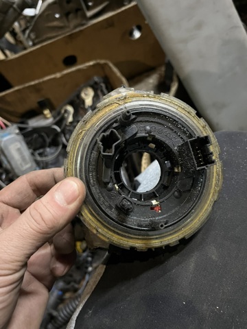 Кольцо AIRBAG контактное, шлейф руля 8E0953541D VAG