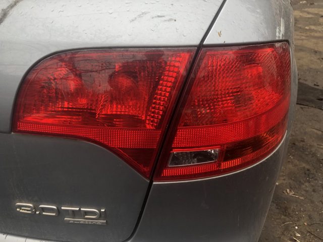 Задний правый внешний фонарь 8E5945096 VAG