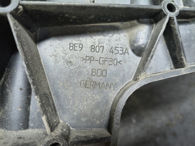 VAG 8E9807453A Направляющая заднего бампера левая в наличии Украина