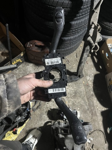 Подрулевой переключатель левый 8L0953513J VAG