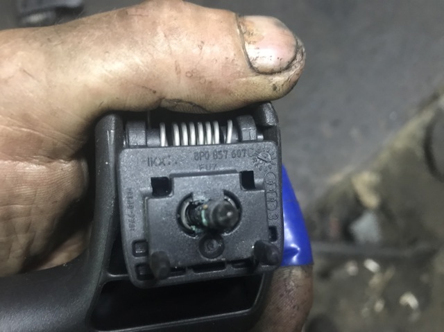 VAG 8P0857607C в наличии Кривой Рог