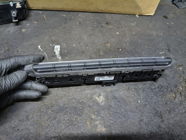 8V0925301AH Блок кнопок центральной консоли купить Ужгород
