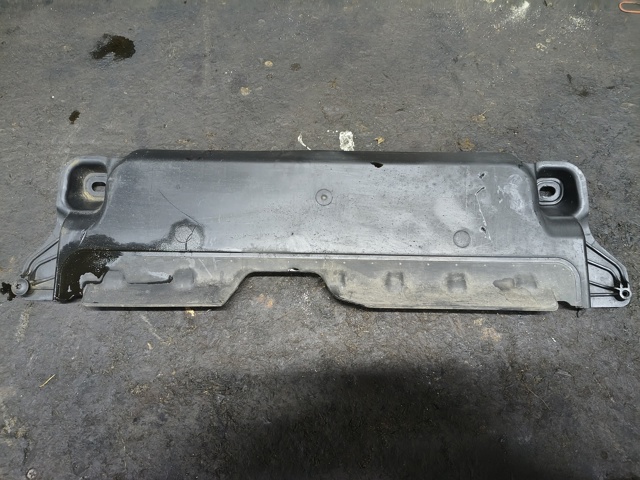 Защита днища, задняя левая 8V5825230A VAG