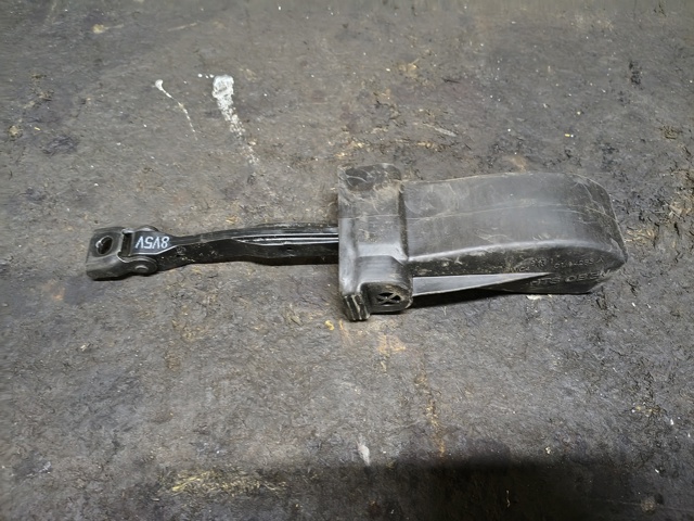 Ограничитель двери передний 8V5837249 VAG