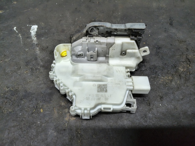 Замок двери водителя Audi Q5