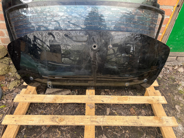 Стекло ляды 90300ZP40A NISSAN