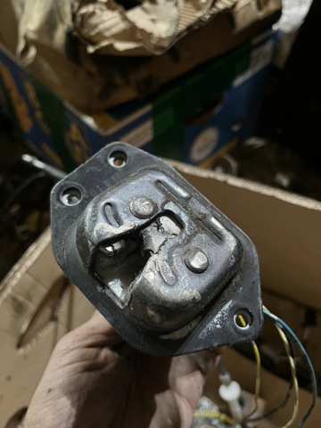 Замок задней двери 90502CY00A NISSAN