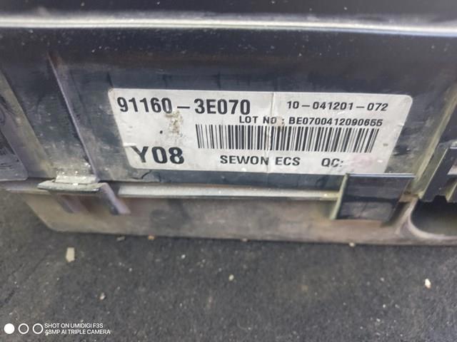 Блок предохранителей и реле 911603E070 HYUNDAI