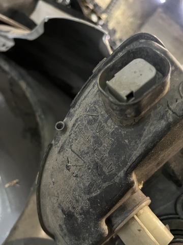 GM 9118791 Левая фара в наличии Киев