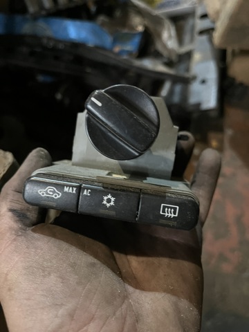 Регулятор вентилятора отопителя 9119170 GM