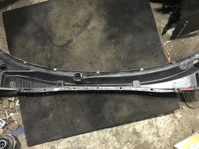 Водосток лобового стекла, жабо 91411AG010 SUBARU