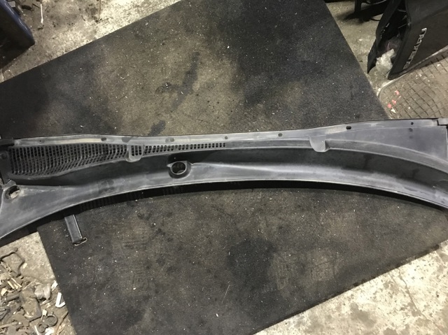 SUBARU 91411AG010 Водосток лобового стекла, жабо в наличии Львов