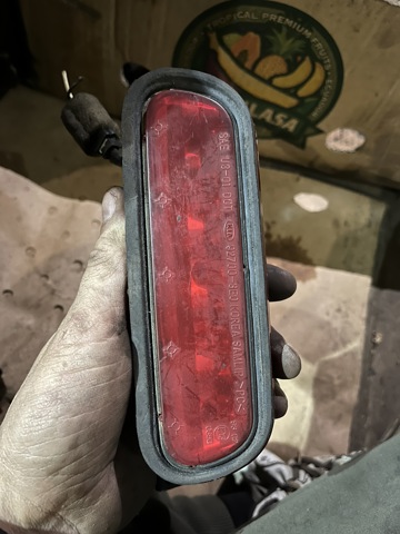 Стоп-сигнал заднего стекла 927003E000 HYUNDAI