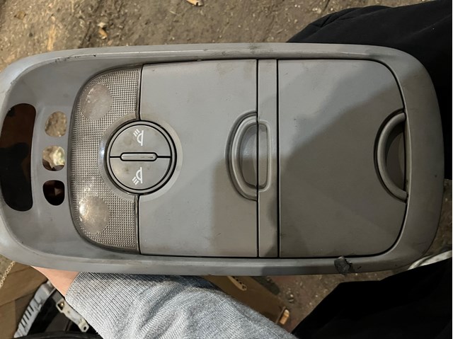 Плафоны внутреннего освещения 928003E041CY HYUNDAI