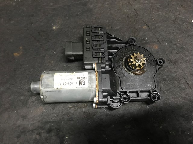 OPEL 93179057 Моторчик заднего дворника в наличии Киев