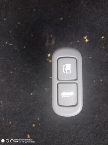 Кнопка салона привода крышки багажника (двери 3/5-й (ляды) 935503E000