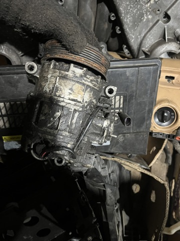 Компрессор климатической установки 94812601101 PORSCHE