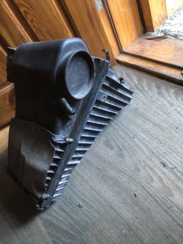  Корпус воздушного фильтра Порше Кайен