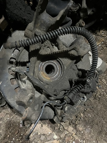 Цапфа поворотная левая 95533161120 PORSCHE