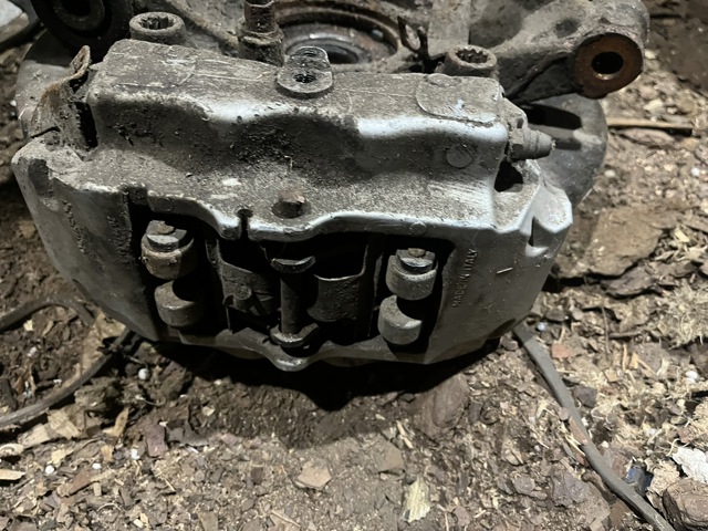95535142233 PORSCHE Суппорт тормозной передний правый купить в Винница