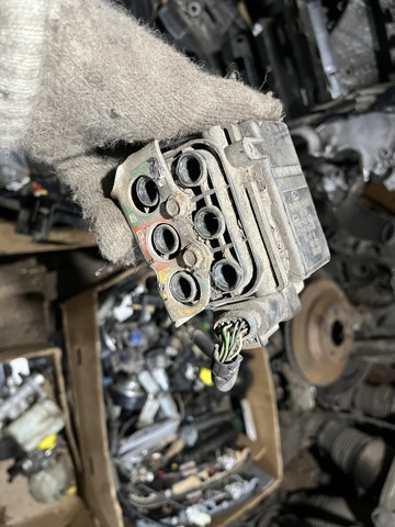 Блок шинных кранов 95535890300 PORSCHE