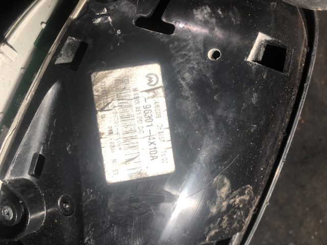 NISSAN 963014X10A Правое зеркало в наличии Черновцы