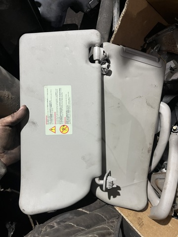 Козырек противосолнечный 96401EB613 NISSAN