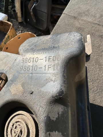 HYUNDAI 986101F100 Бачок омывателя в наличии Черкассы