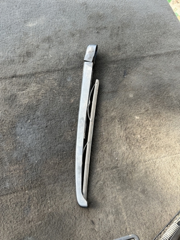 Поводок дворника заднего стекла 988111F000 HYUNDAI