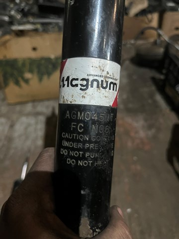 Амортизатор передний A1633260400 MERCEDES