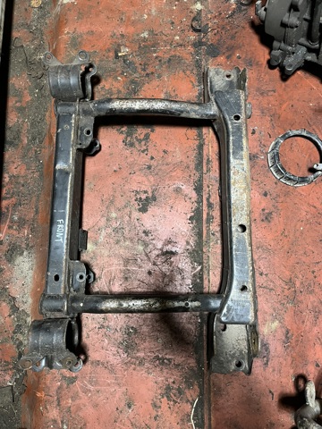 A1633300142 MERCEDES Балка передней подвески (подрамник) купить в Чернигов