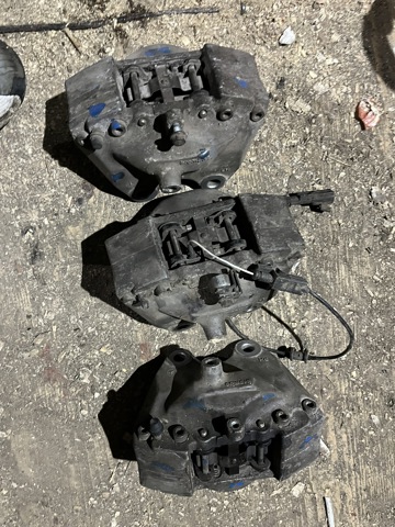 Суппорт тормозной передний правый A1634200183 MERCEDES
