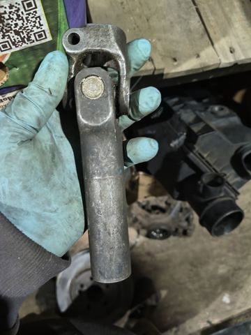 Вал рулевой колонки, нижний A1634600110 MERCEDES