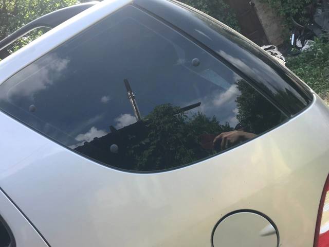 Стукло багажника, правое A1636700812 MERCEDES